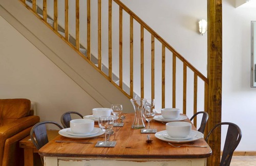 Mawr Cottage | 2 bedroom accommodation in Garnswllt, near Ammanford