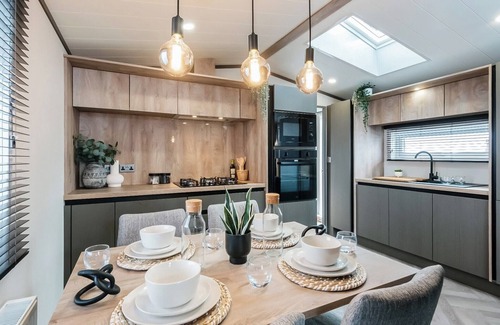 Arnold Ski Chalet | 2 bedroom accommodation in Skirlaugh, Nr Hull