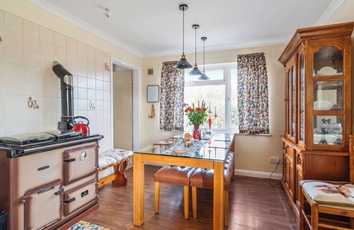 Woodbury Apartment | 2 bedroom accommodation in Woodbury Salterton, near Exmouth