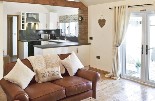 Skeyton Cottage | 2 bedroom accommodation in Skeyton, near Norwich