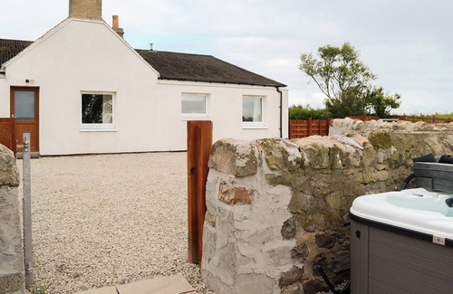 Tain Cottage | 2 bedroom accommodation in Portmahomack, near Tain