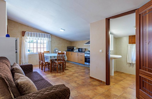 Samieira Apartment | 2 bedroom accommodation in Poio
