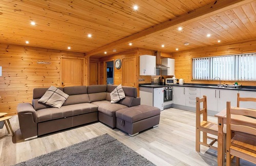 Ely Ski Chalet | 2 bedroom accommodation in Ely