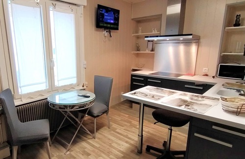 Rosendael Apartment | 2-bedroom air-conditioned apartment + sauna 5 minutes from beach. Pets allowed. 9 nights max.