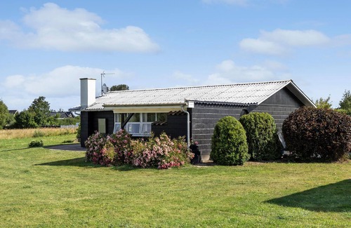 Skastrup Strand House | 2 bedroom amazing home in Bogense