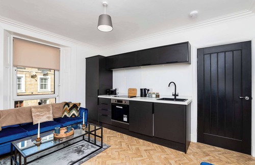 Hawick Apartment | 2 Bedroom Apartment-Free Parking