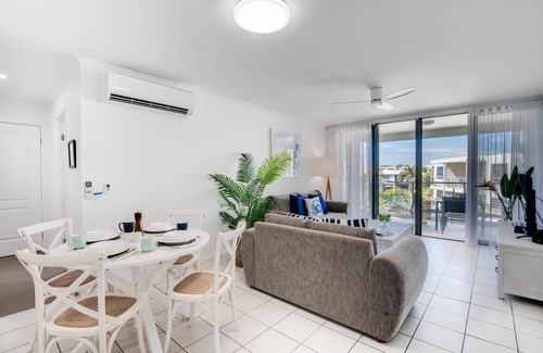 Marcoola Apartment | 2 BEDROOM APARTMENT Level 1 & 2