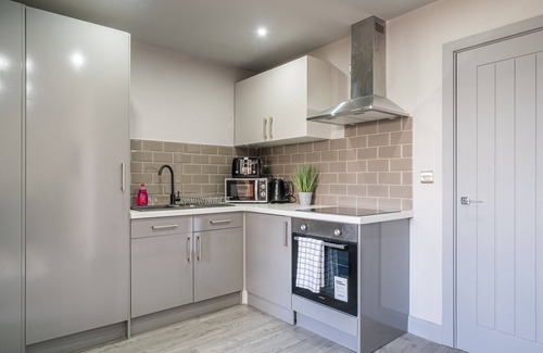 Huddersfield Apartment | 2 Bedroom Apartment with Ensuite & Main Bathroom