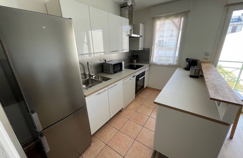 Lion-sur-Mer Apartment | 2 bedroom apartment - 50m from the sea - residence parking