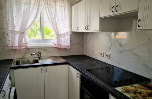 Oroklini Apartment | 2-Bedroom Apartment, 200m from Voroklini Beach ☆ Quiet, Family-Friendly Area ☆