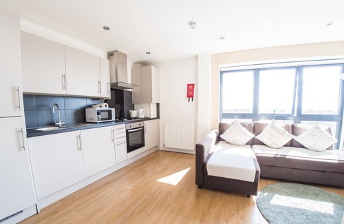 Clementswood Apartment | 2 Bedroom Apartment at Ilford Tower Apartments