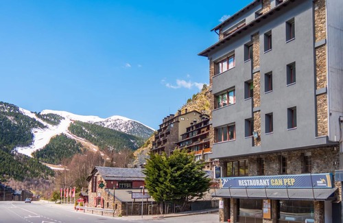 Incles Apartment | 2 Bedroom Apartment for 5 people, Incles. C. PEP1