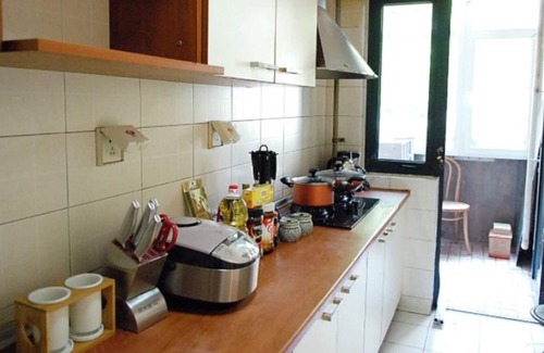 Beijing Central Business District Apartment | 2 bedroom apartment for rent in the center of Beijing in Guomao subway area.