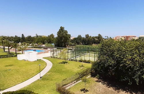 Les Deveses Apartment | 2 bedroom apartment for 5 people with pool and paddle.