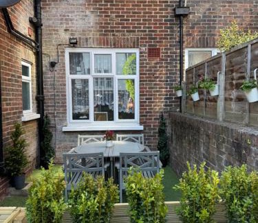 Eastbourne City Centre Apartment | 2 Bedroom Apartment Ground Floor Eastbourne Town Centre
