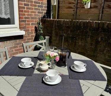 Eastbourne City Centre Apartment | 2 Bedroom Apartment Ground Floor Eastbourne Town Centre