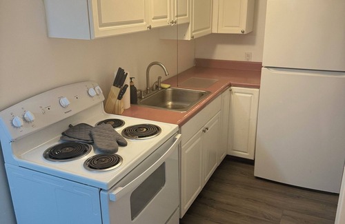 Whitehall Apartment | 2-bedroom apartment in Historic Whitehall with WiFi
