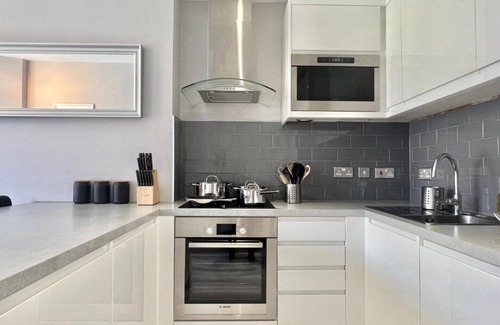 Frognal and Fitzjohns Apartment | 2 Bedroom Apartment in South Hampstead