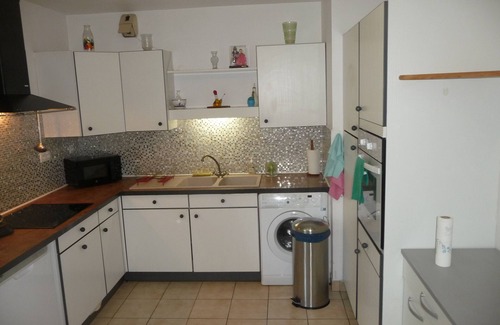 Feuillat Desgenettes Apartment | 2 Bedroom Apartment in Lyon