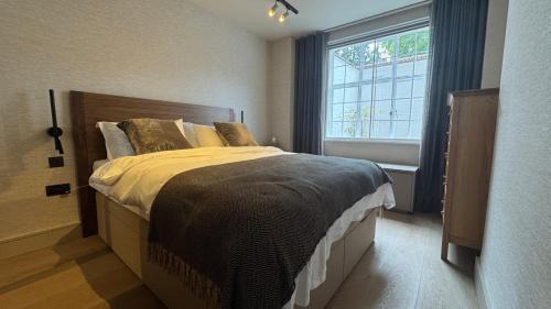 Chelsea Riverside Apartment | 2 Bedroom Apartment just off Kings Road
