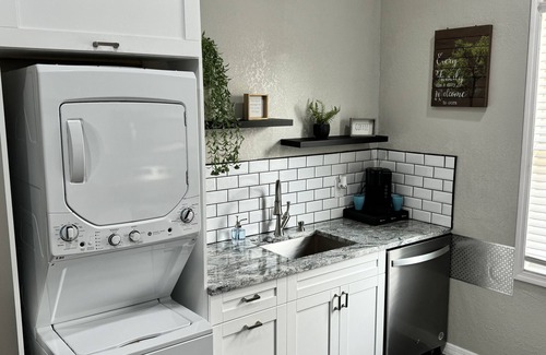 Ybor City House | 2-bedroom apartment just 4 minutes drive to Port of Tampa
