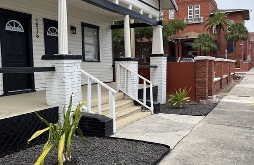 Ybor City House | 2-bedroom apartment just 4 minutes drive to Port of Tampa