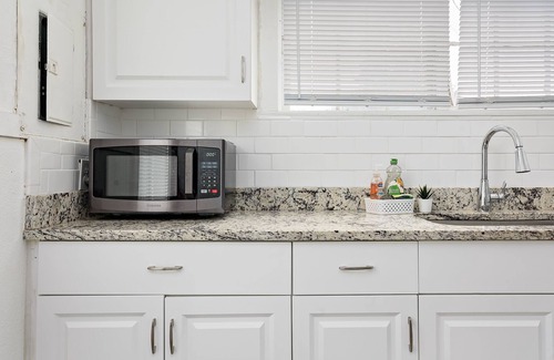 Lakeland Apartment | 2-Bedroom Apartment Located Near Downtown Lakeland & Lake Hollingsworthn