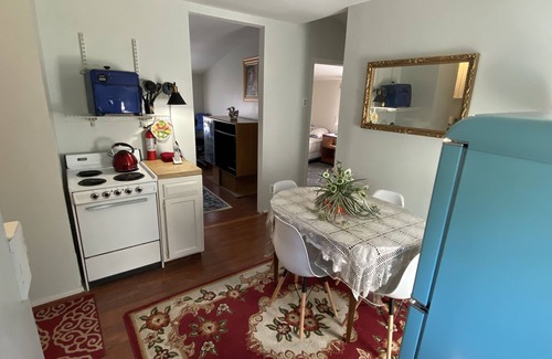 North Bellport Apartment | 2 bedroom apartment minutes away from Gambling, Bars, Restaurants, Water Park.