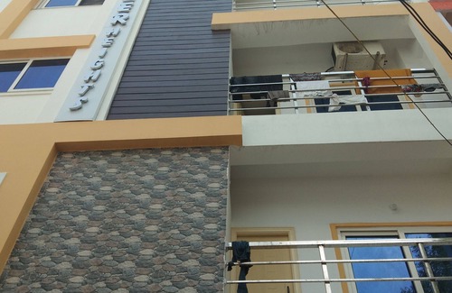 Banjara Hills Apartment | 2 Bedroom Apartment near Basavatarakam Indo American Cancer Hospital.