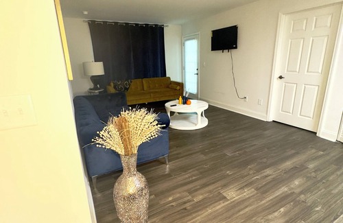 Adair Park Apartment | 2-bedroom apartment near Mercedes Benz Stadium/Free Parking/Wif/King Bed