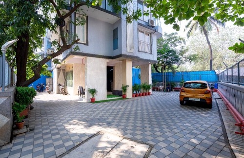 Santacruz Apartment | 2 bedroom apartment near Mumbai Airport