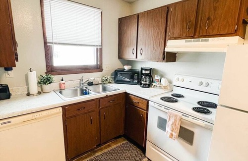 Roosevelt Apartment | 2 Bedroom Apartment near NDSU (APT 1)