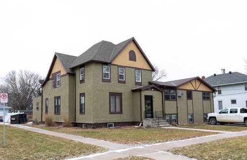Roosevelt Apartment | 2 Bedroom Apartment near NDSU (APT 1)