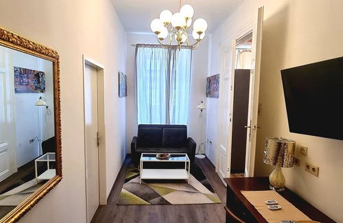 Mariahilf Apartment | 2 Bedroom Apartment on Perfect Location on Shopping Street