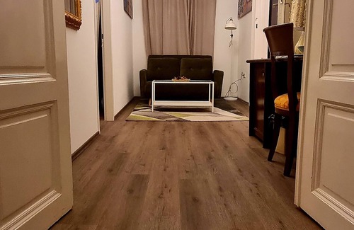 Mariahilf Apartment | 2 Bedroom Apartment on Perfect Location on Shopping Street