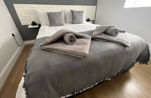 Riverside Apartment | 2 Bedroom Apartment, Principality Stadium