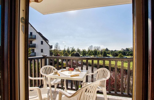 Cabourg Apartment | 2-bedroom apartment with balconies and parking in Cabourg