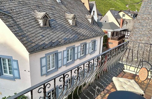 Uerzig Apartment | 2 bedroom apartment with balcony and vineyard view