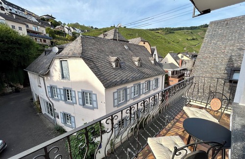 Uerzig Apartment | 2 bedroom apartment with balcony and vineyard view