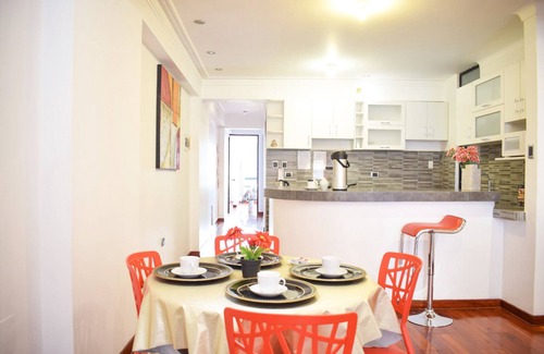 Cusco Apartment | 2 bedroom apartment with living room, kitchen and breakfast