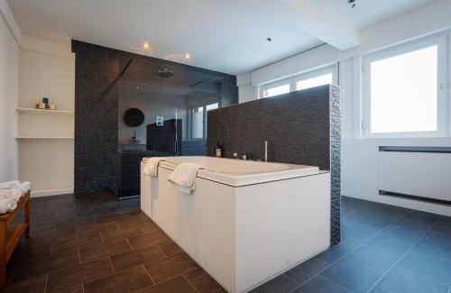 Zwevegem Apartment | 2-Bedroom Apt Above Venti Restaurant Near Xpo