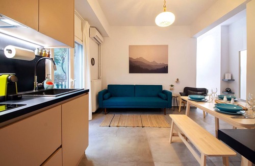 Petralona Apartment | 2 Bedroom Apt Secret Garden In The Of Athens