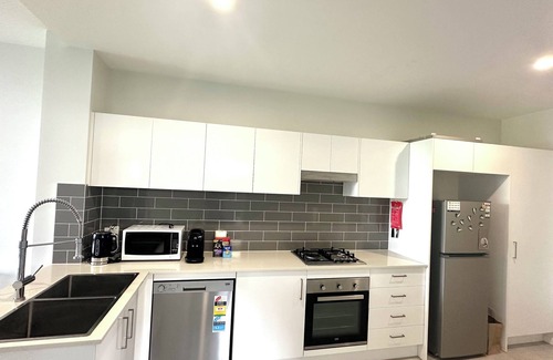 Upper Mount Gravatt Apartment | 2 Bedroom Apt with Views/Shops/Parking/Garden City