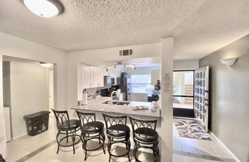 Ventura Condo | 2 bedroom/bathroom, 1st floor condo at the quiet Ventura Country club!