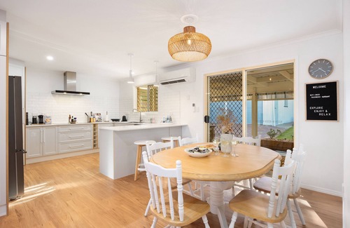 Pialba House | 2 Bedroom Beach Home Hervey Bay & New Fit Out
