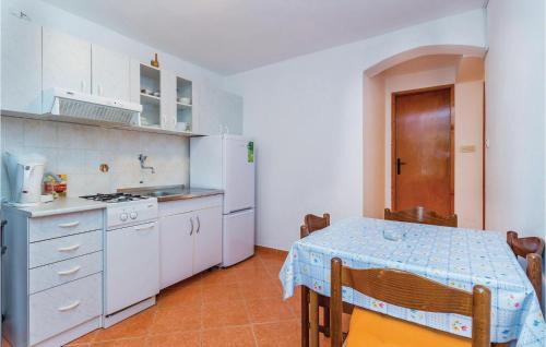 Veljun Primorski Apartment | 2 Bedroom Beautiful Apartment In Senj