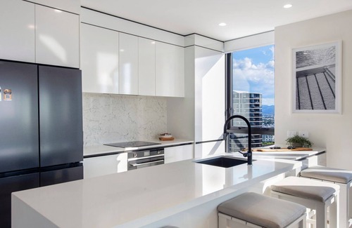 Broadbeach Apartment | 2 Bedroom Broadbeach Stay – Walk to Beach