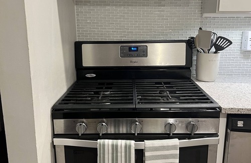 Somers Point House | 2-bedroom bungalow in delightful Somers Point, NJ