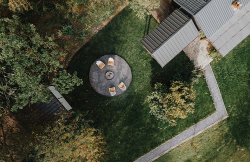 Sevry Ski Chalet | 2-bedroom chalet with outdoor spa, pétanque court & children cabin in Ardennes