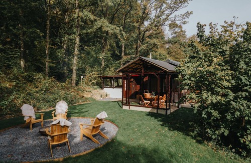 Sevry Ski Chalet | 2-bedroom chalet with outdoor spa, pétanque court & children cabin in Ardennes